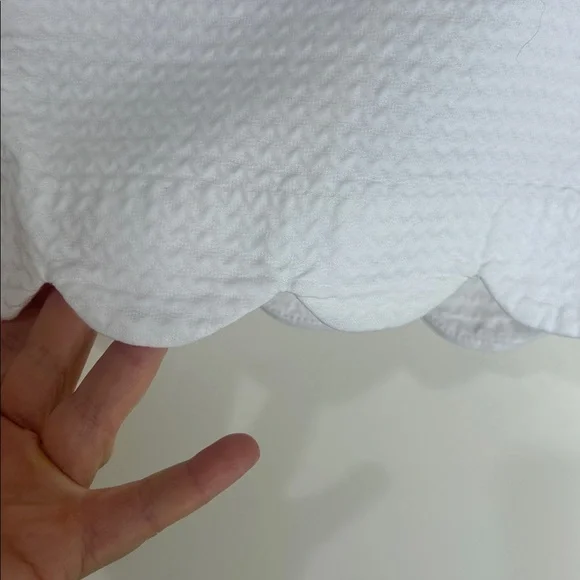 LILLY PULITZER Buttercup Shorts in Resort White Size 2 - Picture 8 of 14